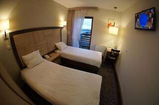 Отель Hotel nad Wisłą Тчев Стандартный двухместный номер с 1 кроватью или 2 отдельными кроватями-5